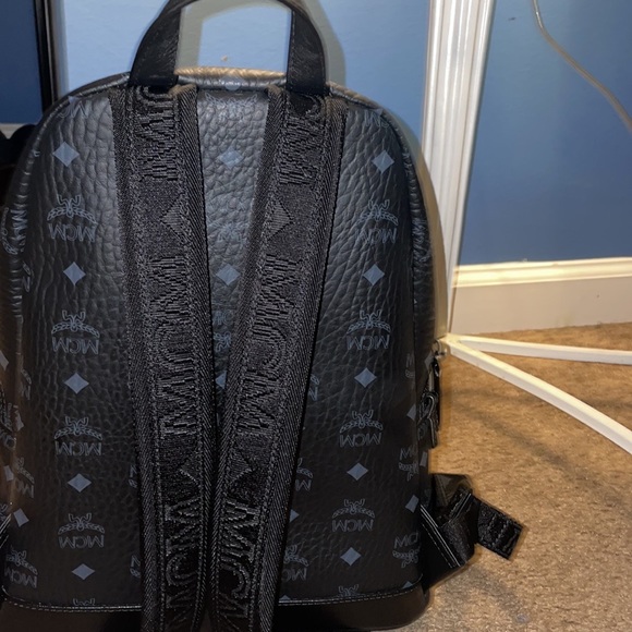 Black men mcm backpack - Picture 4 of 4
